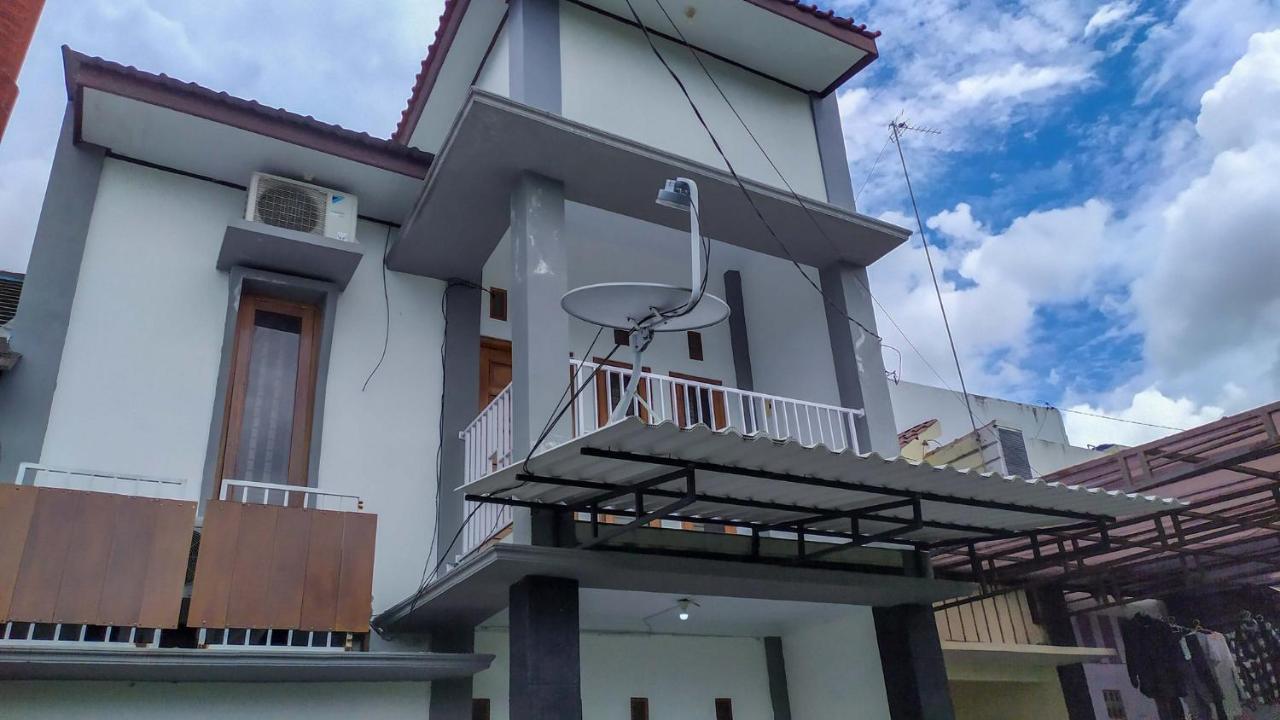 Hotel Omah Leren Mitra Reddoorz Near Gembiraloka Zoo Yogyakarta Esterno foto