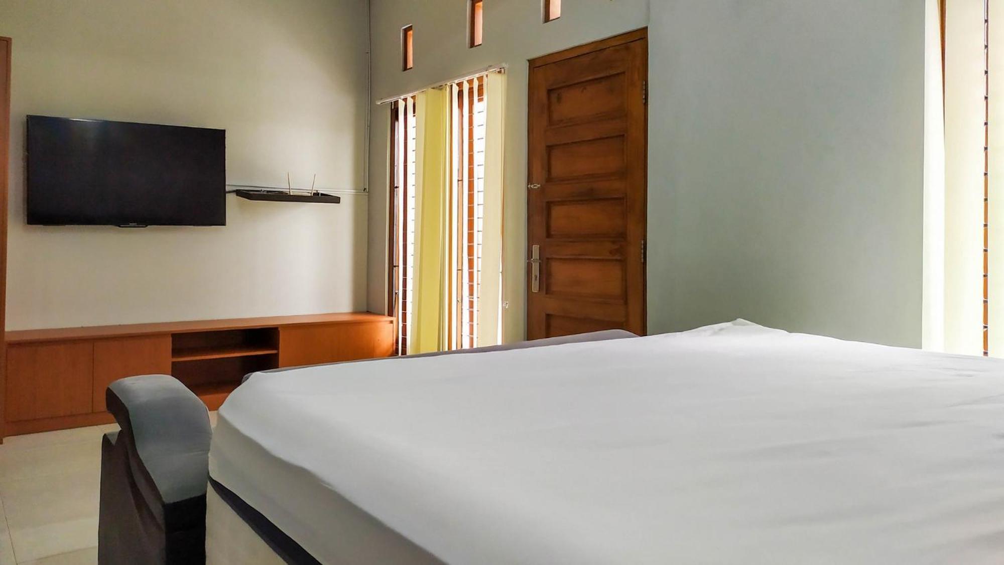 Hotel Omah Leren Mitra Reddoorz Near Gembiraloka Zoo Yogyakarta Esterno foto