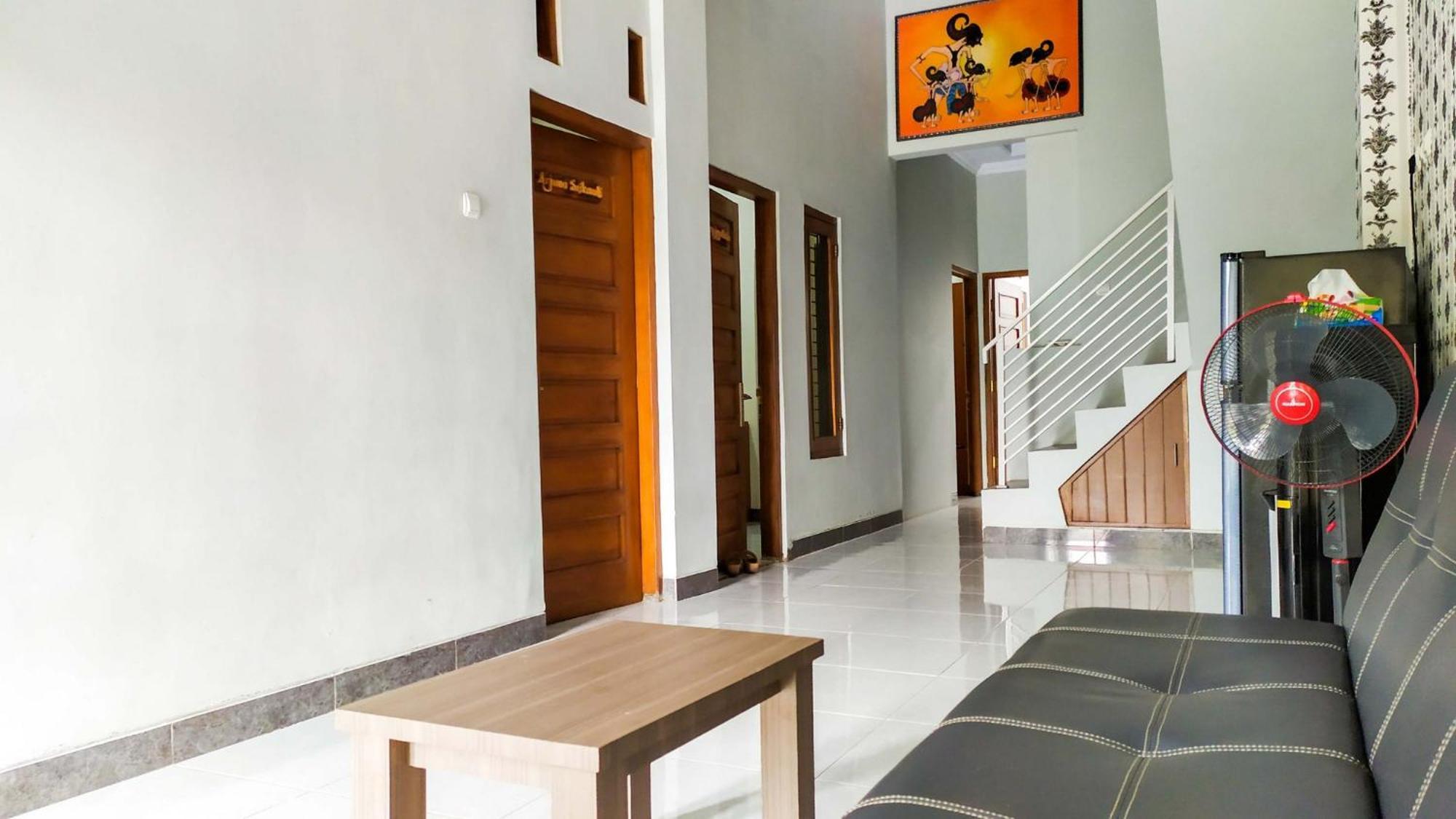 Hotel Omah Leren Mitra Reddoorz Near Gembiraloka Zoo Yogyakarta Esterno foto